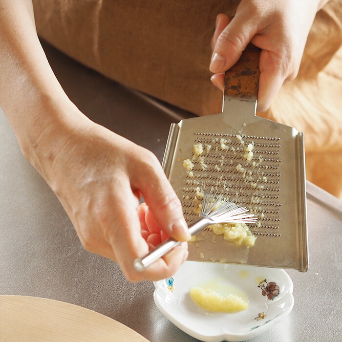 EAトCO　ハケ／おろし金ブラシ