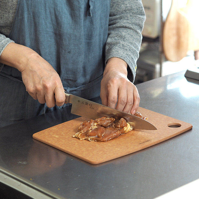 エピキュリアン　カッティングボード　M　ナチュラル　/　epicurean