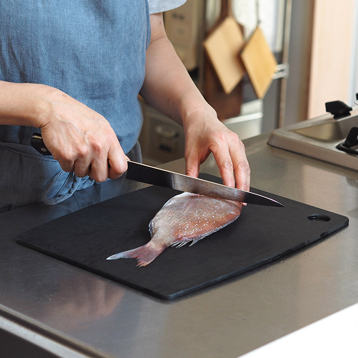 エピキュリアン　カッティングボード　L　ブラック　/　epicurean