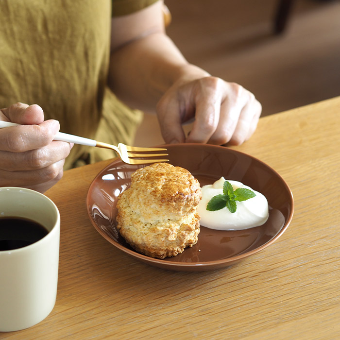 イッタラ　ティーマ　プレート　17cm　ヴィンテージブラウン　/　iittala　TEEMA