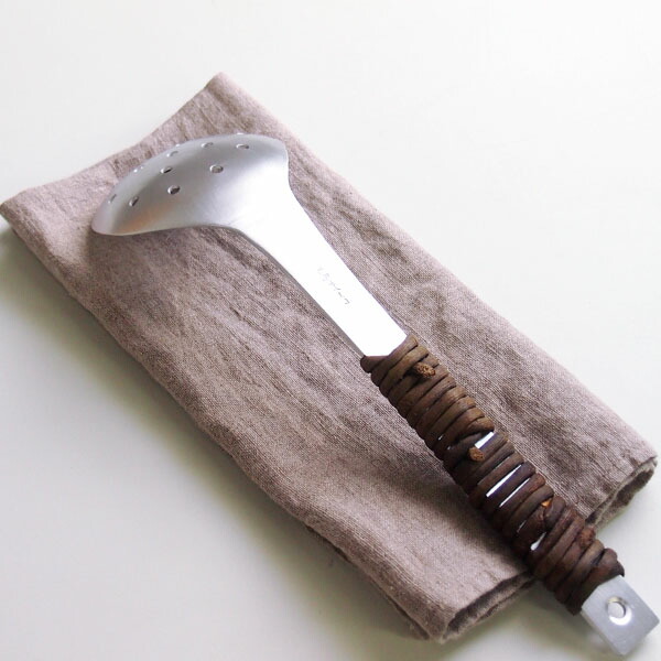 工房アイザワ　アケビ巻き　お玉　穴あけ　中