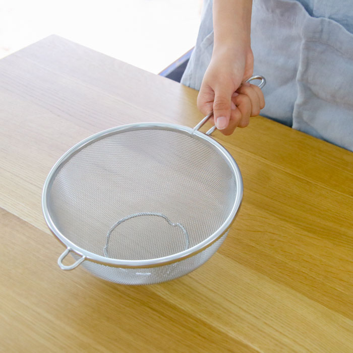 工房アイザワ　柄・足付ストレーナー　20cm