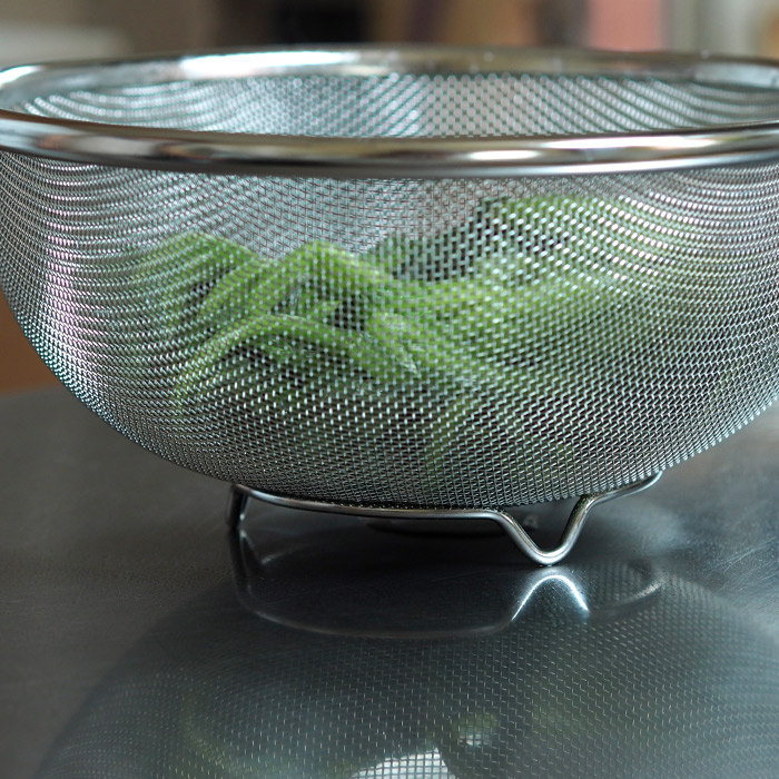 工房アイザワ　柄・足付ストレーナー　20cm