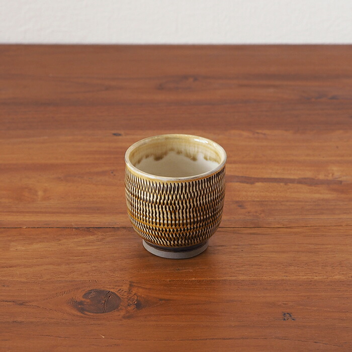 小鹿田焼　小袋窯　湯呑み　飴釉飛びかんな