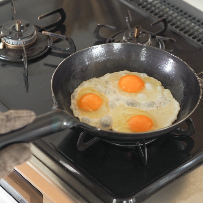 【公式】山田工業所　鉄打出【丸柄フライパン】 （1.6mm） 24cm 空焚き済み