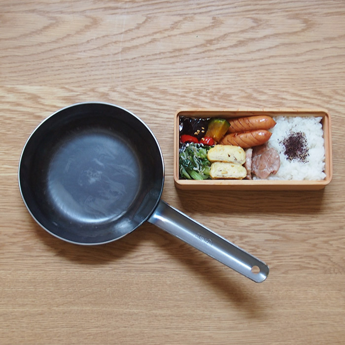 【いろはに千鳥でご紹介！】【公式】【プロキッチンオリジナル】山田工業所　鉄打出　ちょこっとフライパン　16cm（2.3mm）　空焚き済み　/　