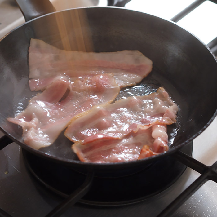 【公式】【プロキッチンオリジナル】山田工業所　鉄打出　ちょこっとフライパン　20cm（2.3mm）　空焚き済み　/　【スタッフが選ぶ鉄フライパンおすすめ5選！】