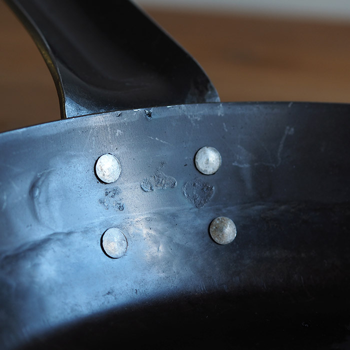 【公式】山田工業所　鉄打出【フライパン】　（1.6mm）　26cm　空焚き済み