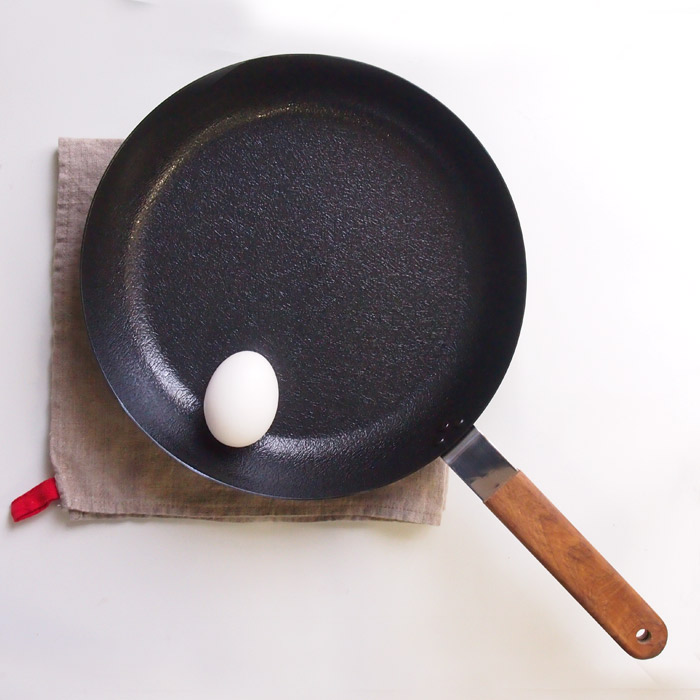 アンバイ　玉子焼　オムレツパン　240　/　ambai【スタッフが選ぶ鉄フライパンおすすめ5選！】